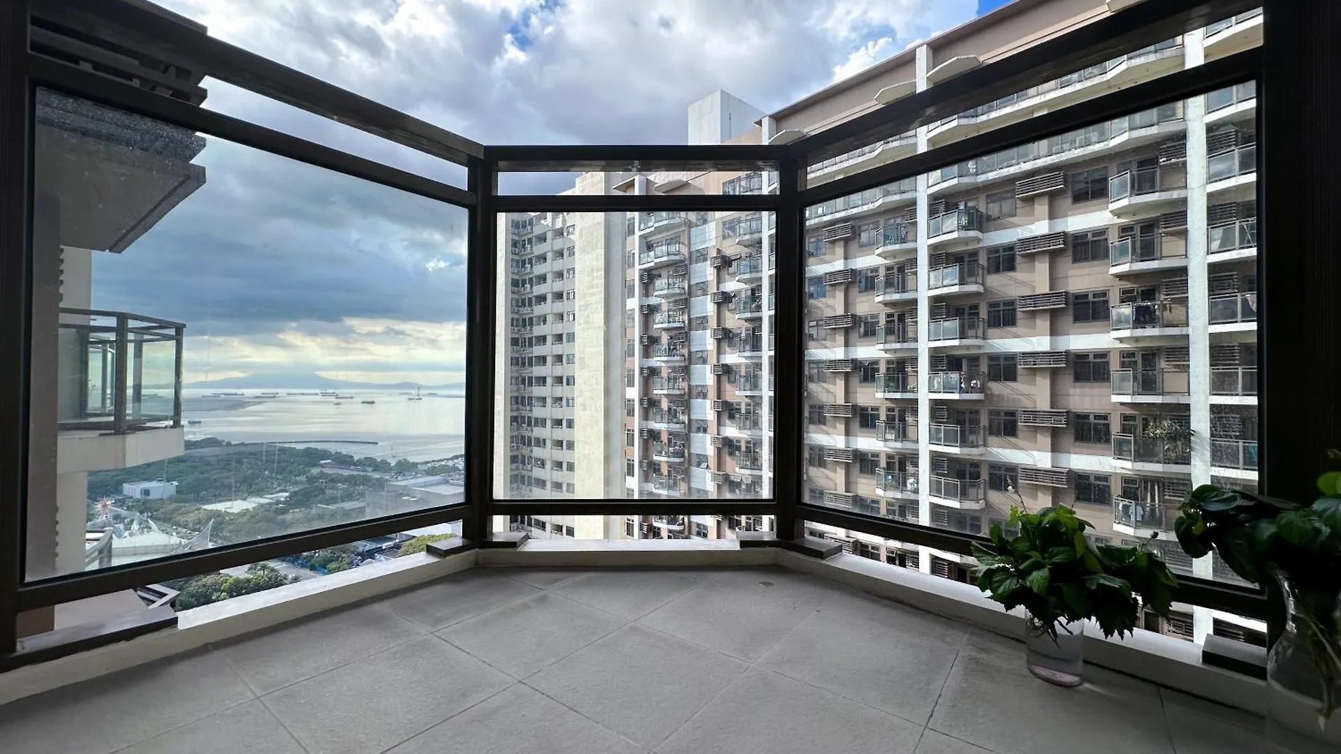 The Radiance Manila Bay Apartment